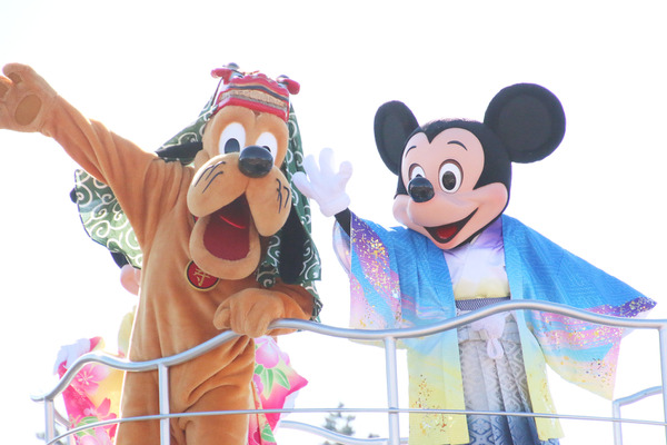 ディズニー 戌年プルートが新年のごあいさつ 5日間限定のお正月イベント開幕 Cinemacafe Net