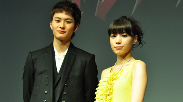ブラック ジャック 岡田将生 脚フェチ告白の仲里依紗に振り回されっぱなし Cinemacafe Net