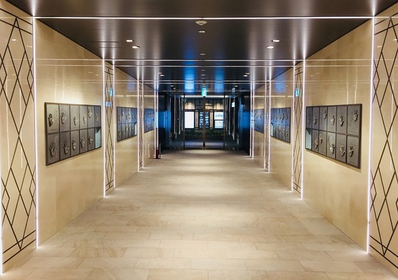 日比谷シャンテ地下通路「The Statr Gallery」