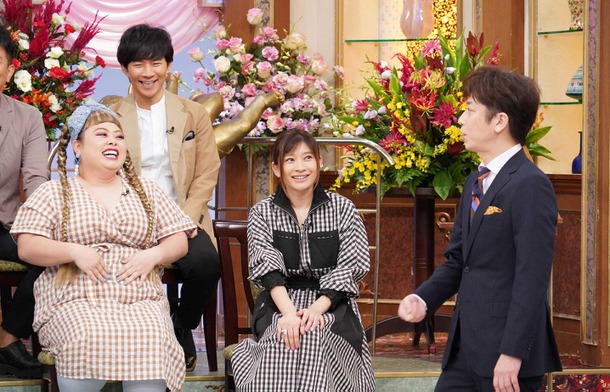 「行列のできる法律相談所」 (C) NTV