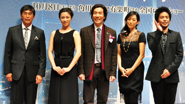 『夜明けの街で』完成披露試写会