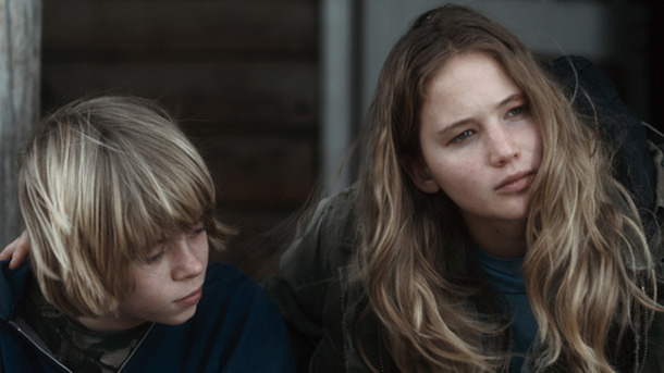 『ウィンターズ・ボーン』 -(C) 2010 Winter's Bone Productions LLC. All Rights Reserved. 