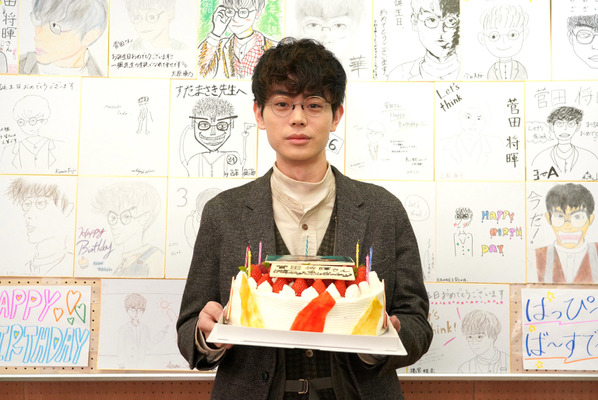 菅田将暉 3年a組 生徒 30人 が誕生日にサプライズ祝福 いい生徒を