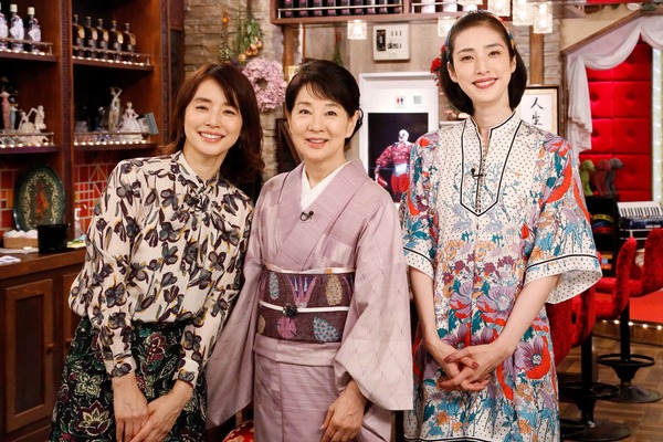 天海祐希 石田ゆり子 スナックあけぼの橋 第4弾開店 吉永小百合 高良健吾ら初来店 Cinemacafe Net
