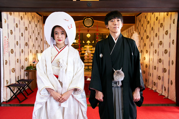 高橋一生 蒼井優 ロマンスドール 神前式写真お披露目 Cinemacafe Net