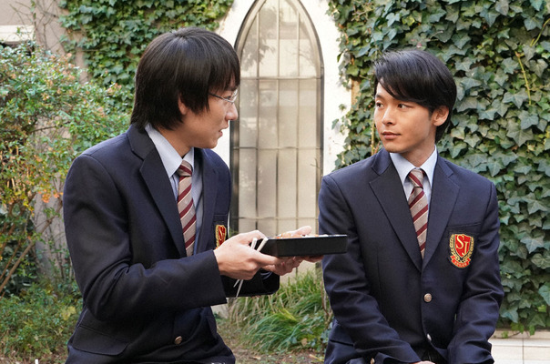 中村倫也の高校生姿が話題に 美食探偵 明智五郎 4話の展開に エグい の声も Cinemacafe Net