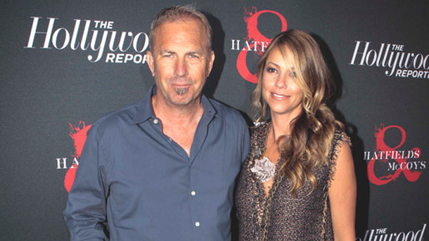 米テレビヒストリーチャンネル「Hatfields and McCoys」プレミアイベントに出席したケヴィン・コスナーと妻・クリスティン
