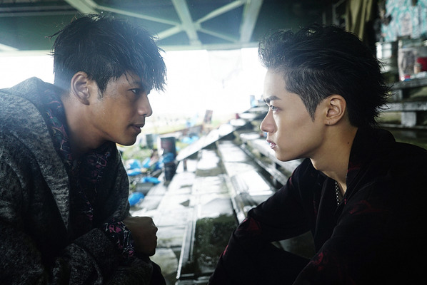 「6 from HiGH&LOW THE WORST」（C）HI-AX（C）高橋ヒロシ（秋田書店）