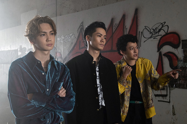 「6 from HiGH&LOW THE WORST」（C）HI-AX　（C）高橋ヒロシ（秋田書店）