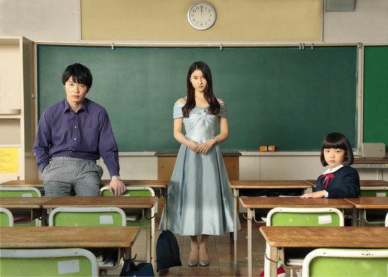 『哀愁しんでれら』　(C) 2021 『哀愁しんでれら』製作委員会