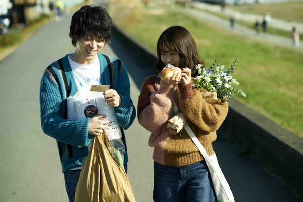 菅田将暉 有村架純 2人のケミストリーと 生きた言葉 が 私たちの物語 へと近づける 花束みたいな恋をした Cinemacafe Net 菅田将暉 有村架純 2人のケミストリーと 生きた言葉 が 私たちの物語 へと近づける 花束みたいな恋をした Cinemacafe Net