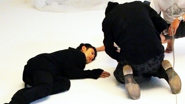 『黄金を抱いて翔べ』×「BARFOUT！」スペシャルコラボ