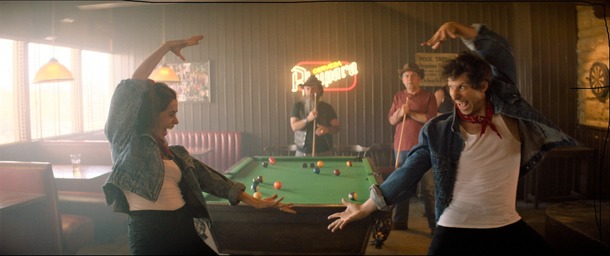 『パーム・スプリングス』 (c)2020 PS FILM PRODUCTION,LLC ALL RIGHTS RESERVED.