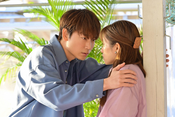 綾野剛 倫太郎 キス後の動揺に 可愛かった その走りにも 美しい の声続々 恋はdeepに 4話 Cinemacafe Net 綾野剛 倫太郎 キス後の動揺に 可愛かった その走りにも 美しい の声続々 恋はdeepに 4話 Cinemacafe Net