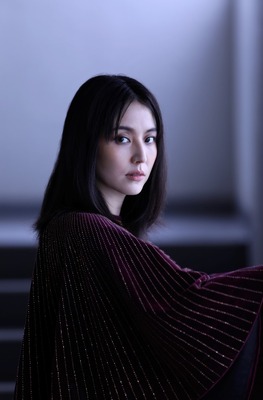 長澤まさみ、デビュー20周年写真集発売! 公式インスタ登場