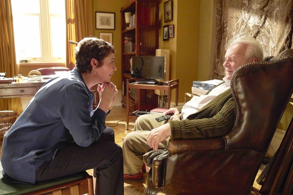 『ファーザー』（C） NEW ZEALAND TRUST CORPORATION AS TRUSTEE FOR ELAROF CHANNEL FOUR TELEVISION CORPORATION TRADEMARK FATHER LIMITED F COMME FILM CINE-@ ORANGE STUDIO 2020