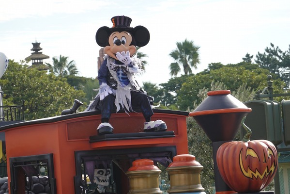 東京ディズニーランドのハロウィン！As to Disney artwork, logos and properties： (C) Disney