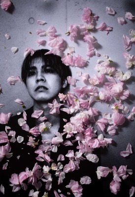 斎藤工×片寄涼太が歌う「COYOTE」の主題歌「サクライロ」の特別写真展