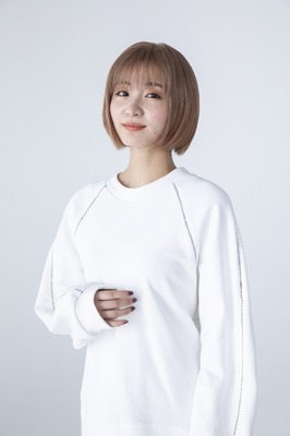 狩岡晴汝役　岡崎紗絵「ドクターホワイト」