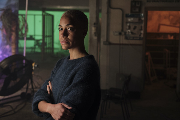 「ビースト・マスト・ダイ/警部補ストレンジウェイズ」 （C） 2021 BritBox, New Regency TV Productions Limited and Scott Free Films Limited. All rights reserved.