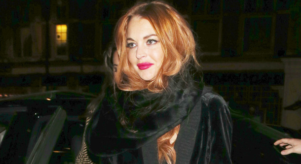 ロンドンのマンダリン・ホテルに到着したリンジー・ローハン -(C) INFPhoto／AFLO