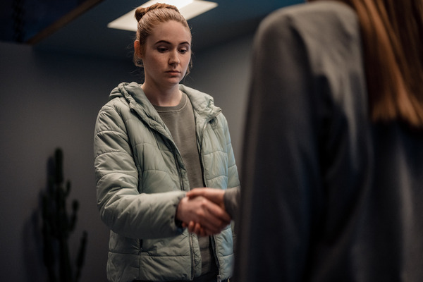 『デュアル』（C） 2021 Dual Productions, LLC All Rights Reserved.