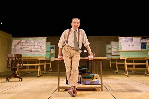 「ストレイト・ライン・クレイジー」©️ Manuel Harlan