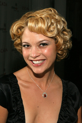 ニッキー・エイコックス Photo by Frazer Harrison/Getty Images For Escada