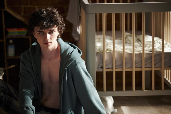 『The Son／息子』© THE SON FILMS LIMITED AND CHANNEL FOUR TELEVISION CORPORATION 2022 ALL RIGHTS RESERVED.