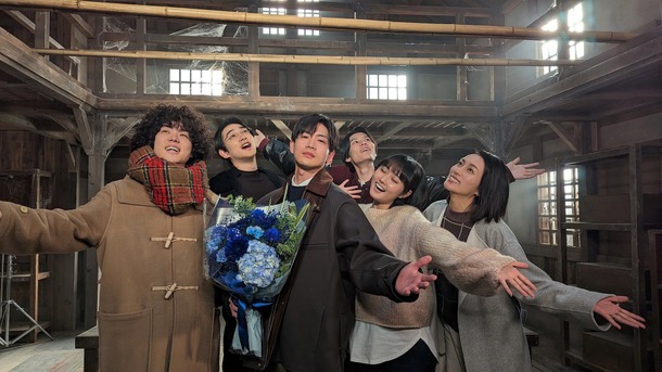 『ミステリと言う勿れ』オフショット　Ⓒ田村由美／小学館　Ⓒ2023 フジテレビジョン 小学館 TopCoat 東宝 FNS27社