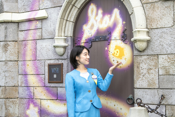 Xmasの東京ディズニーランドに“スター”が舞い降りた！映画『ウィッシュ』フォトスポットが新登場