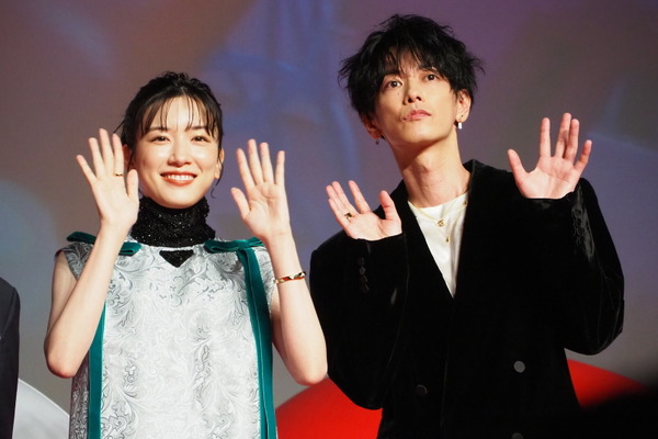 永野芽郁＆佐藤健『はたらく細胞』製作発表会