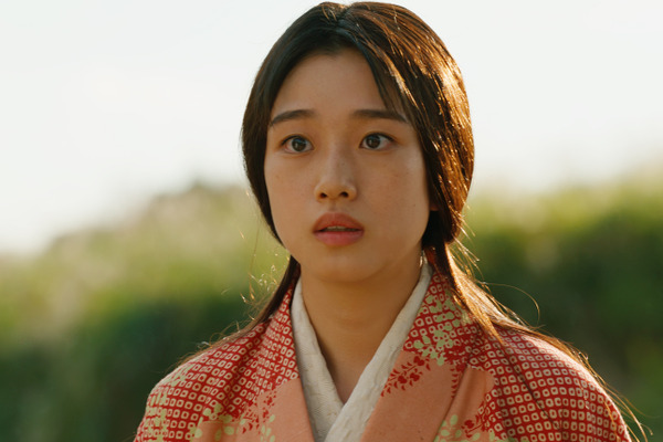 河合優実『八犬伝』　©2024『八犬伝』FILM PARTNERS．