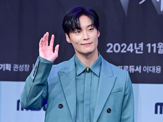 『その電話が鳴るとき』のホ・ナムジュン!2025年新ドラマでイ・ミンホ&コン・ヒョジンと共演