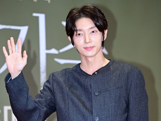 背筋が凍るイ・ジュンギの撮影エピソード。“高所恐怖症”の彼が挑んだ撮影は何？