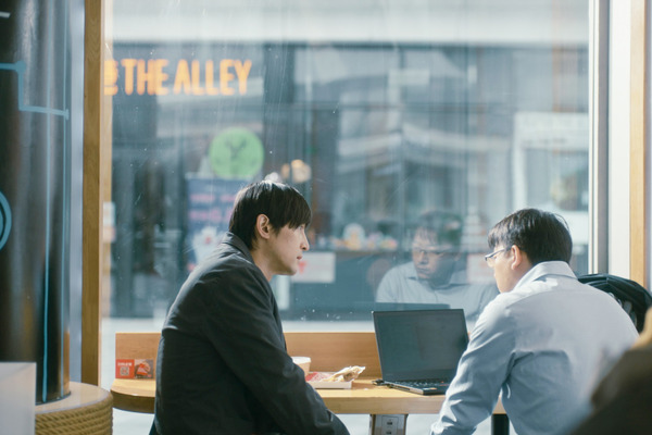 『来し方 行く末』©Beijing Benchmark Pictures Co.,Ltd