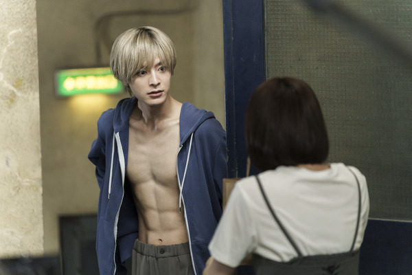 「幸せカナコの殺し屋生活」©DMM TV ©若林稔弥／星海社