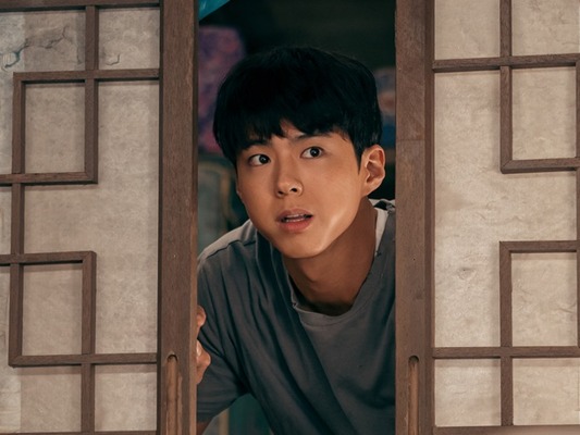 『おつかれさま』で鮮烈な「グァンシクの生き方」にはどんな言葉が似合うか