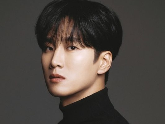 俳優アン・ボヒョン、“デビューのきっかけ”だったキム・ウビンの事務所に移籍！