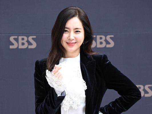 テレビ東京で放送中『コッソンビ』出演のハン・チェアはどんな女優？