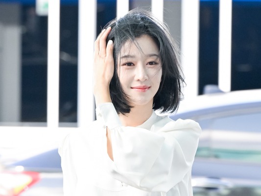 『サイコだけど大丈夫』女優ソ・イェジ、元カレの名前は一生禁止!? あの騒動を茶化す“余裕あり”