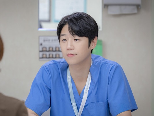 ハマり役すぎる！『いつかは賢いレジデント生活』俳優チョン・ジュンウォン、週末の“癒やし担当”