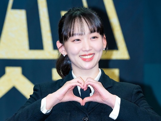 『麗』出演の女優チン・ギジュ、話題の新生事務所に移籍！“所属タレント第1号”に