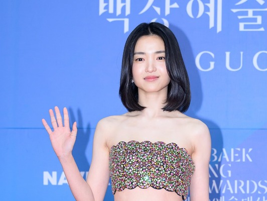 百想芸術大賞で最優秀賞を受賞したキム・テリ、これまでの出演作を振り返る