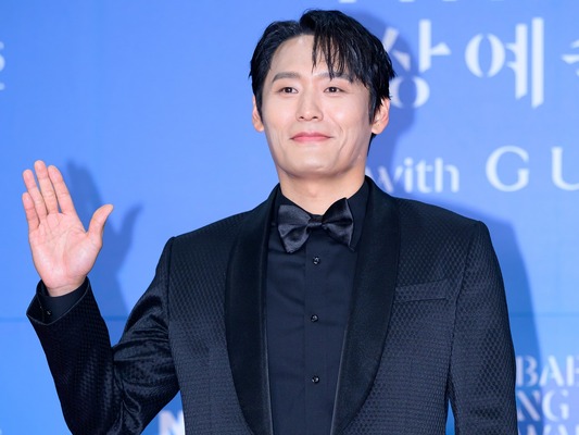 嫌われ者を演じたチェ・デフンはいかにして栄誉を勝ち取ったのか