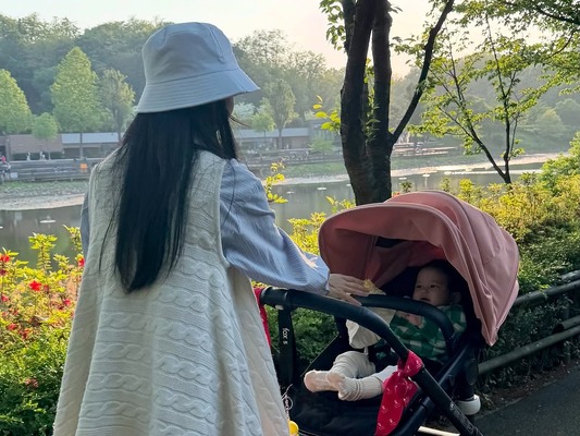 “推し”だった韓国スターと結婚した日本人女性、3人家族の幸せな瞬間を披露「幸せの価値が私たちが決める」【PHOTO】