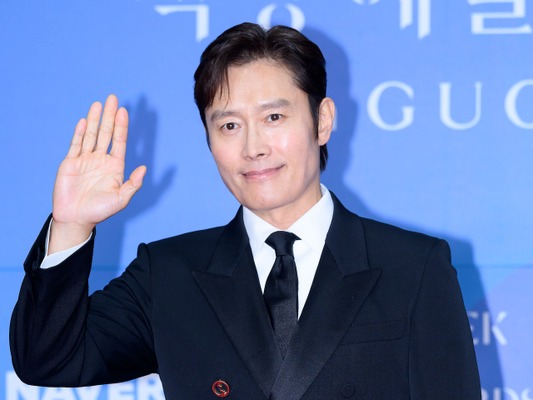 第23回ディレクターズカット・アワード総まとめ、昨年に続きイ・ビョンホンが再び受賞