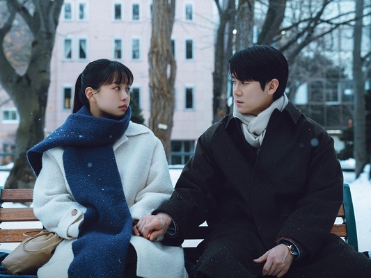 札幌に一体何が…？『隠し味にはロマンス』コ・ミンシとユ・ヨンソクの“過去”が気になる！