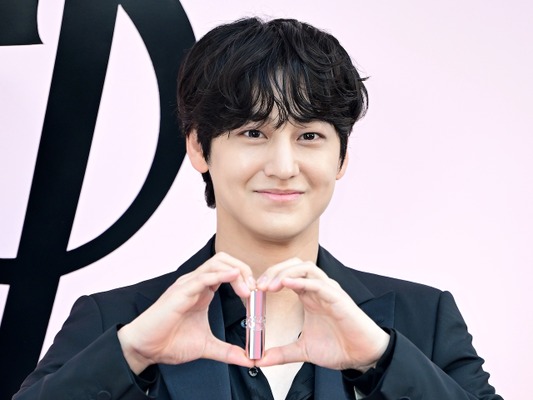 俳優キム・ボムがアン・ヒョソプと共演へ！新ラブコメで“積極的男子”に