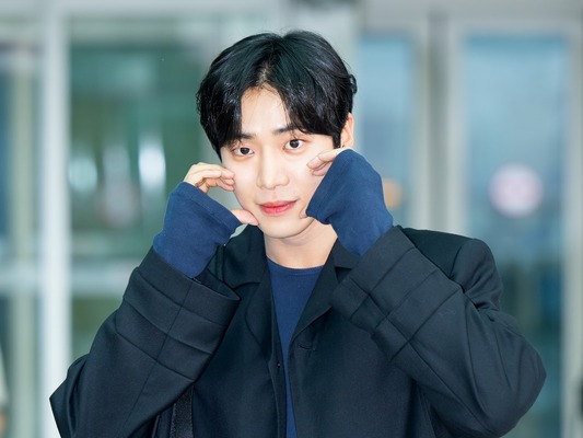 チュ・ヨンウに心を奪われた『ギョヌと仙女』、巫女と少年の命がけロマンス